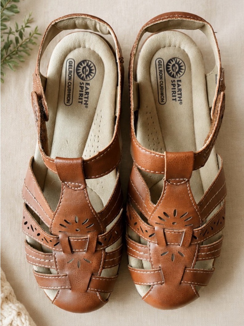 Earth Spirit Women's Tan Brown Strappy Closed-Toe Fisherman Sandals
